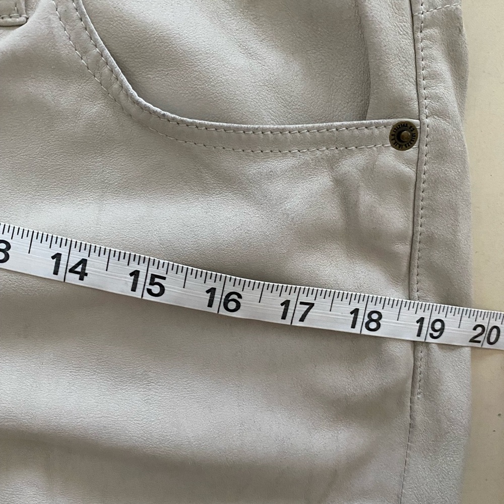 Current/Elliot Goat Leather Boyfriend Short - Picture 13 of 16